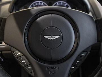 2013 Aston Martin V12 VANTAGE 缩略图 12