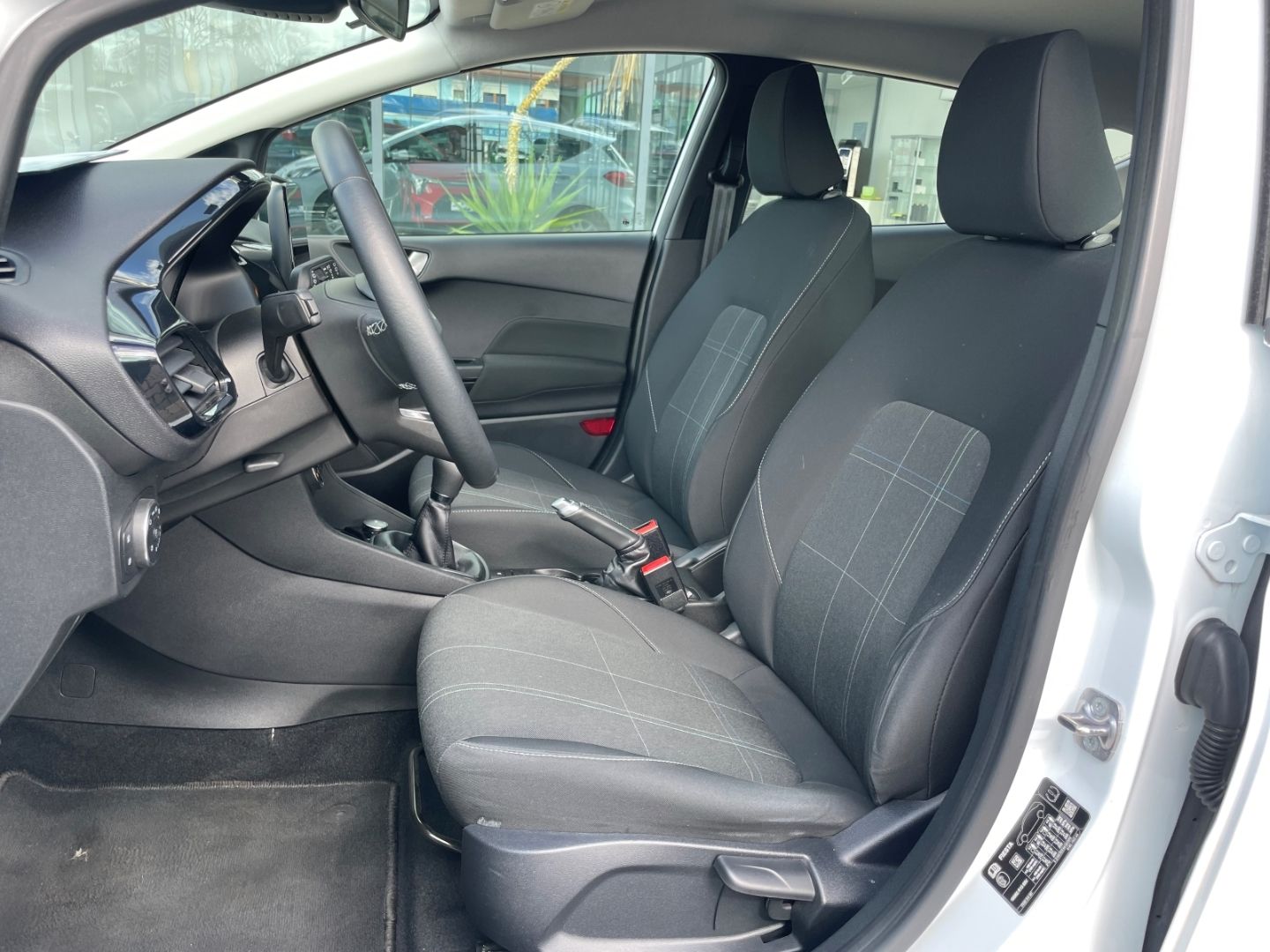 Fahrzeugabbildung Ford Fiesta Spurhalteass PDC SHZ Tempomat Bluetooth
