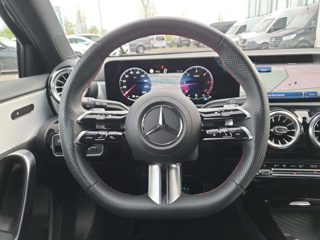 Fahrzeugabbildung Mercedes-Benz A 220 d Kompaktlimousine *AMG*AHK*NAVI*LED*