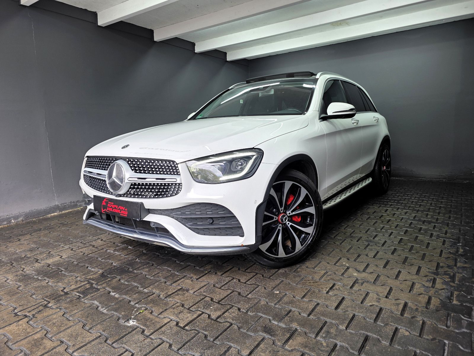 MERCEDES-BENZ GLC 300d 4Matic, AMG LINE, PANO, 360°, AHK