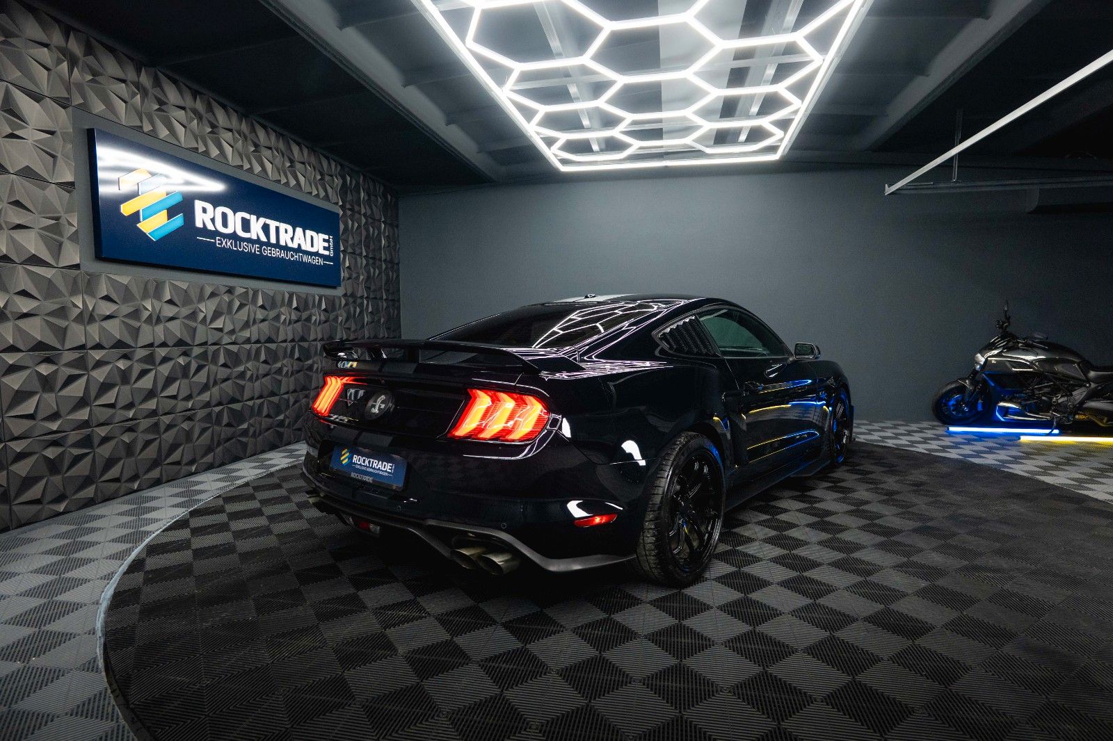 Fahrzeugabbildung Ford Mustang Shelby GT 500 5.0 V8 Performance PREMIUM