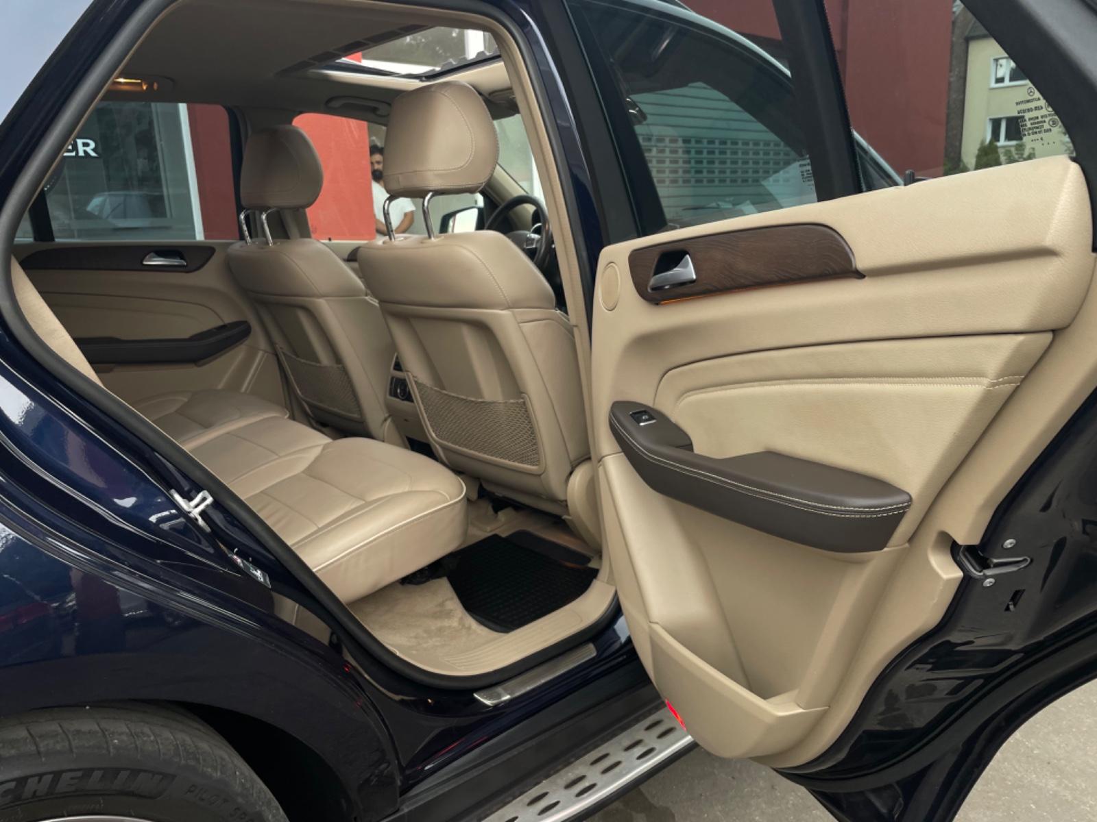 Mercedes-Benz ML 350 4Matic AMG /S-DACH/R-KAMERA/MEMORY/LEDER