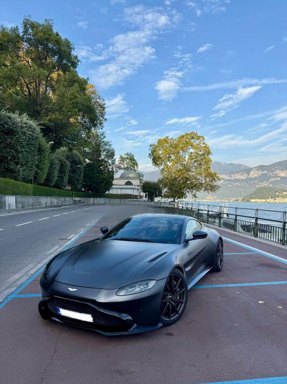 Aston Martin V8 Vantage