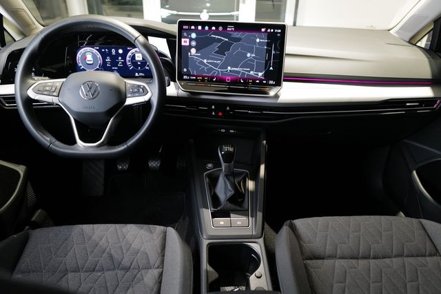Volkswagen Golf VIII 1.5TSI Life RKam Navi Matrix HuD Totwi
