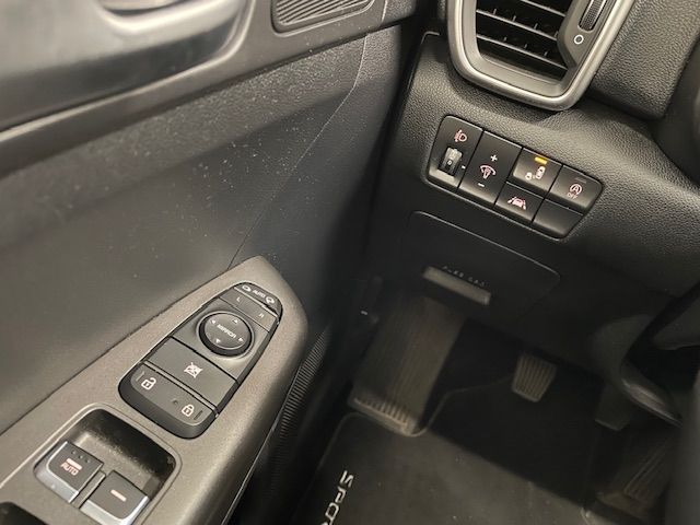 Fahrzeugabbildung Kia Sportage Vision 1.6 GDI Navi totWinkelASS Kamera