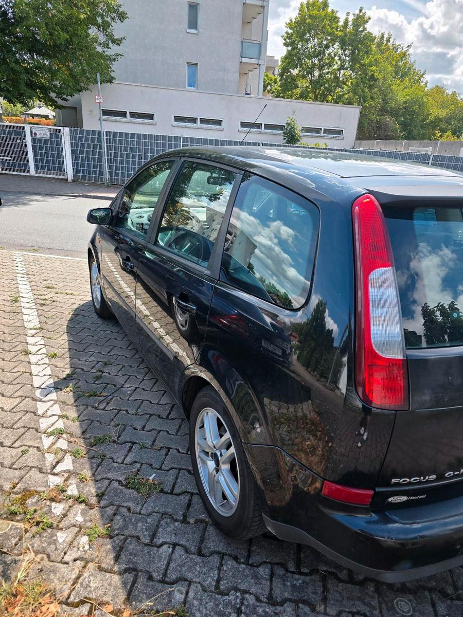 Ford Focus 2005 — engine 125 HP (92kW)