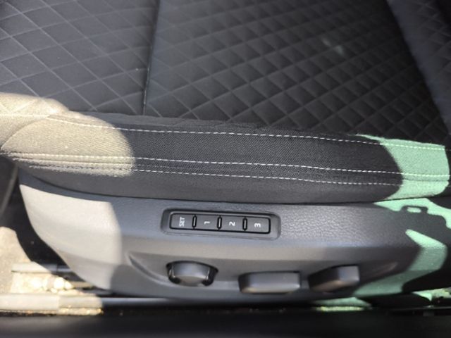 Fahrzeugabbildung SKODA Superb Combi 1.5 TSI ACT DSG Style ACC BI-XENON