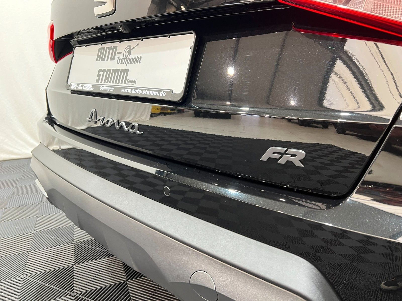 Fahrzeugabbildung SEAT Arona 1.0 TSI 85kW FR DSG