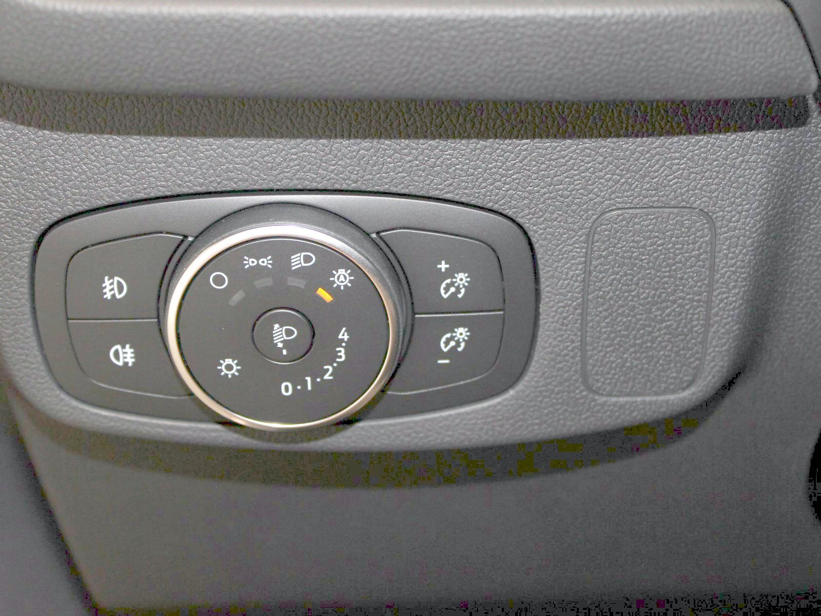 Fahrzeugabbildung Ford Focus ST-Line 1,0 EcoBoost Mild Hybrid
