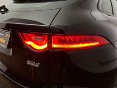 JAGUAR F-PACE R-Sport 4x4 PANO/ MERIVAN /1.HD / 81.tKM JAGUAR F-PACE R-Sport 4x4 PANO/ MERIVAN /1.HD / 81.tKM