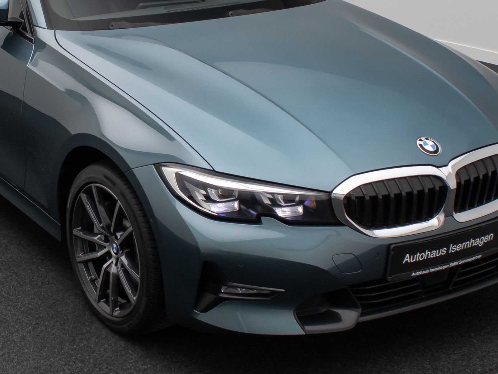 Fahrzeugabbildung BMW 330e xD SportLine Kamera DAB HiFi Stop&Go Komfor