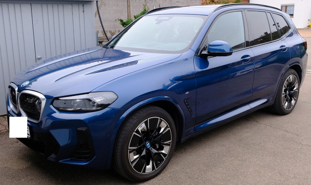 Image of BMW iX3