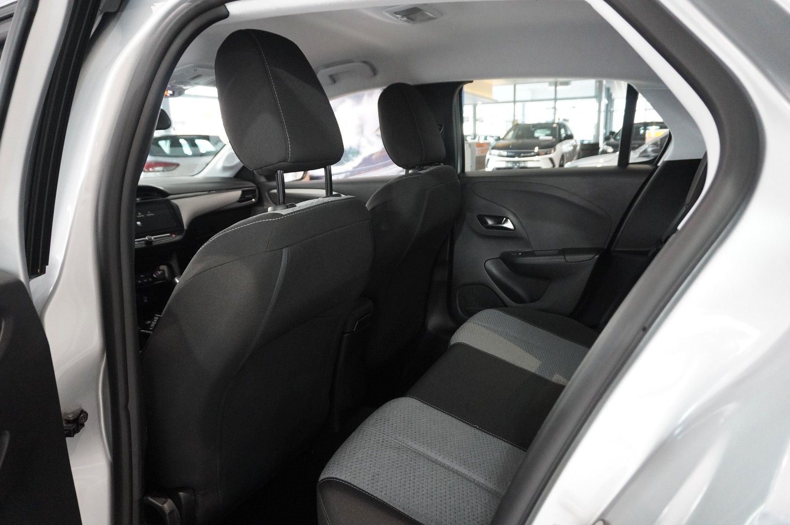 Fahrzeugabbildung Opel Corsa F 1.2 FACELIFT NAVI/LED/KAMERA/VIRTU./DAB+