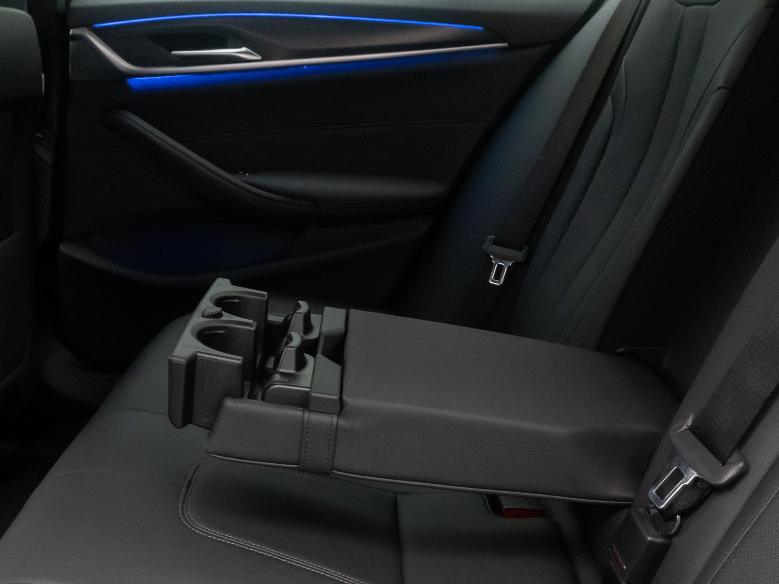 Fahrzeugabbildung BMW 530d M Sport Kamera DAB HiFi 4Klima Alarm 20Zoll