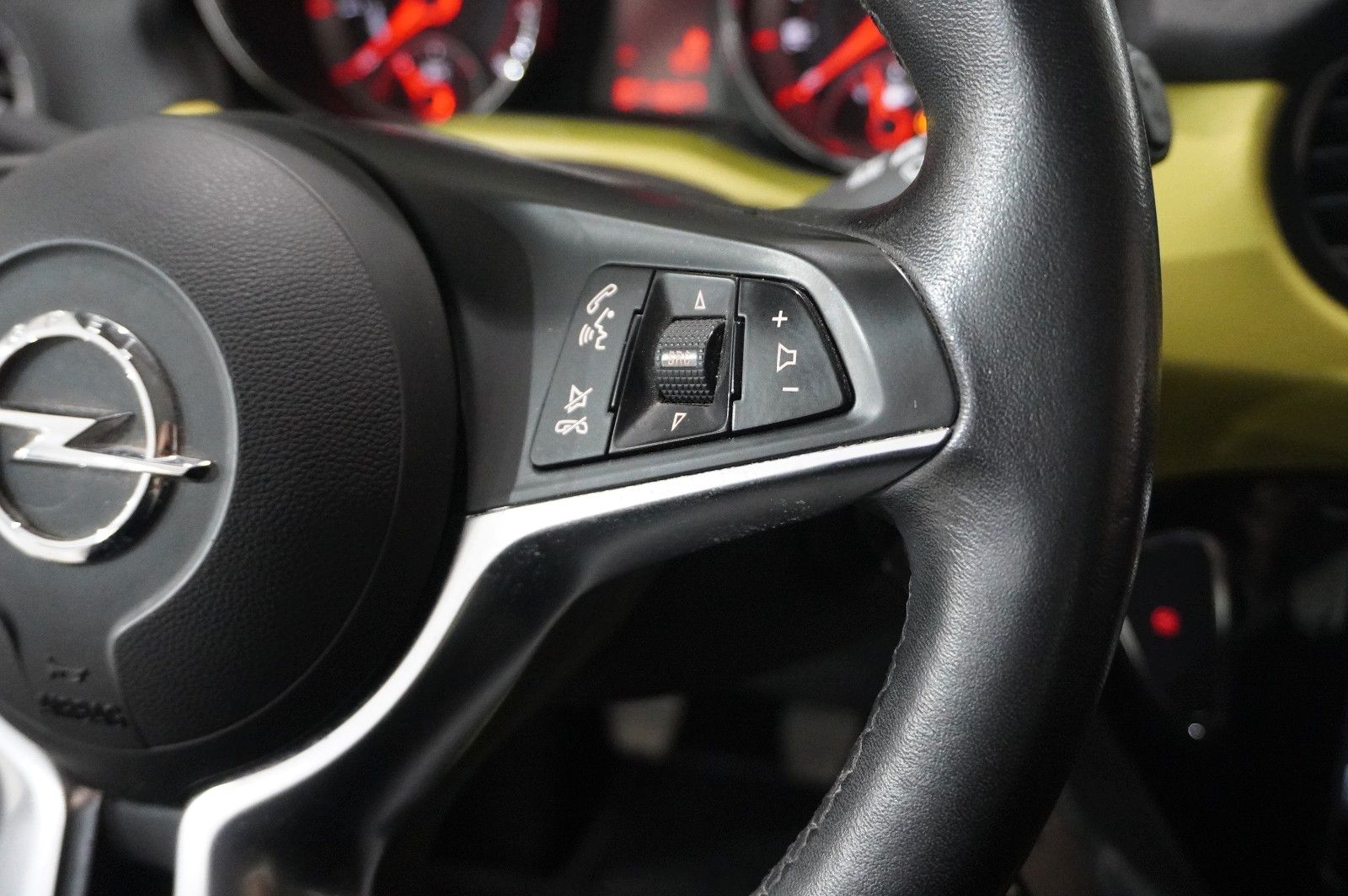 Fahrzeugabbildung Opel Adam 1.2 JAM KLIMA/SPORT/TEMP./USB/CITY/TOUCH