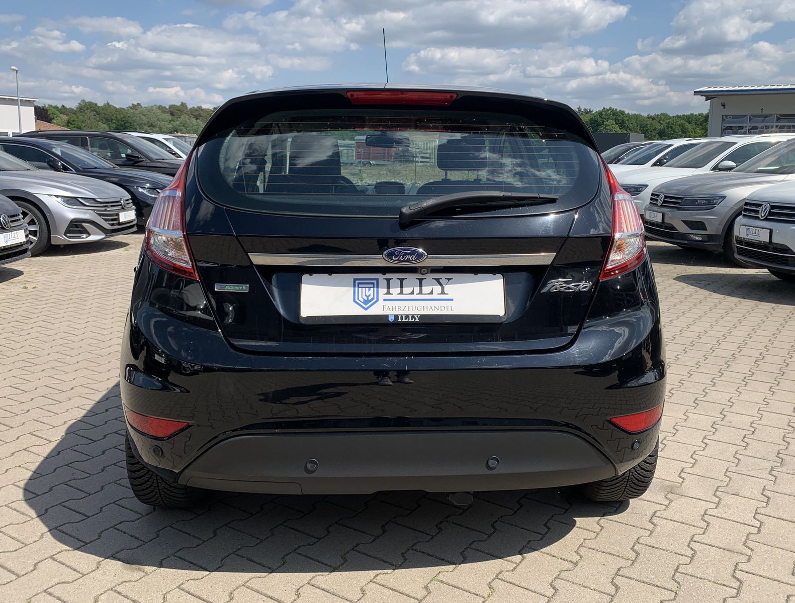 Fahrzeugabbildung Ford Fiesta 1.0 Titanium*AHK*Cam*SHZ*Navi*Klima*