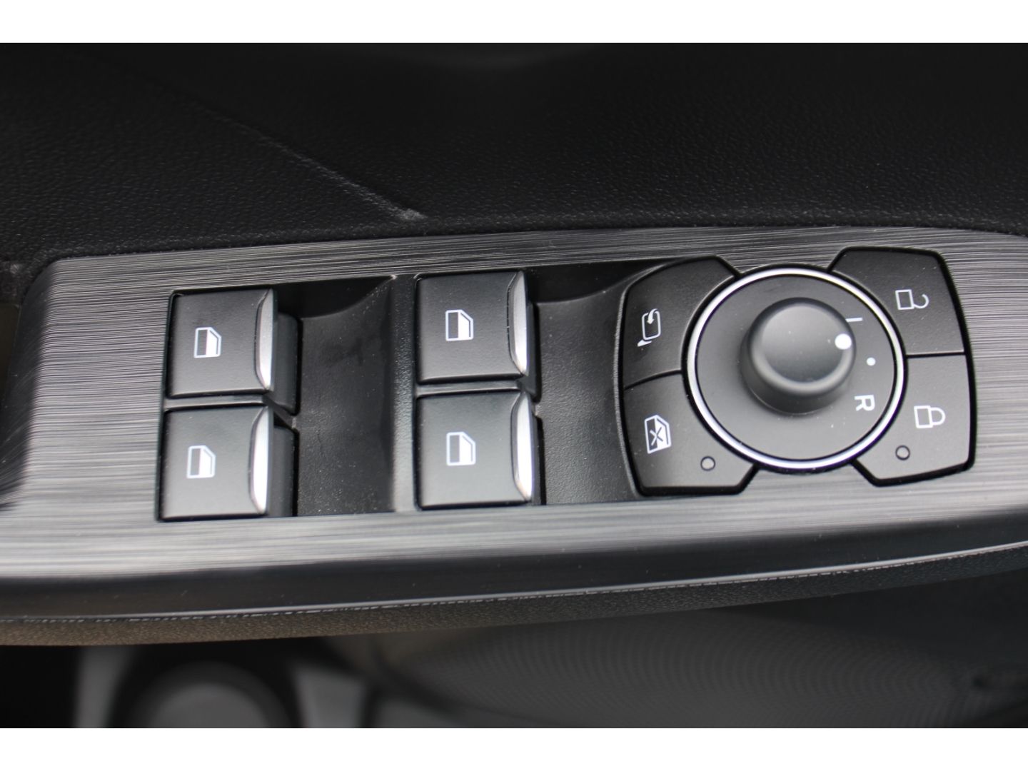 FORD Kuga 1.5 EcoBoost ST-Line ACC LED HeadUp AHK TWA - Image 13