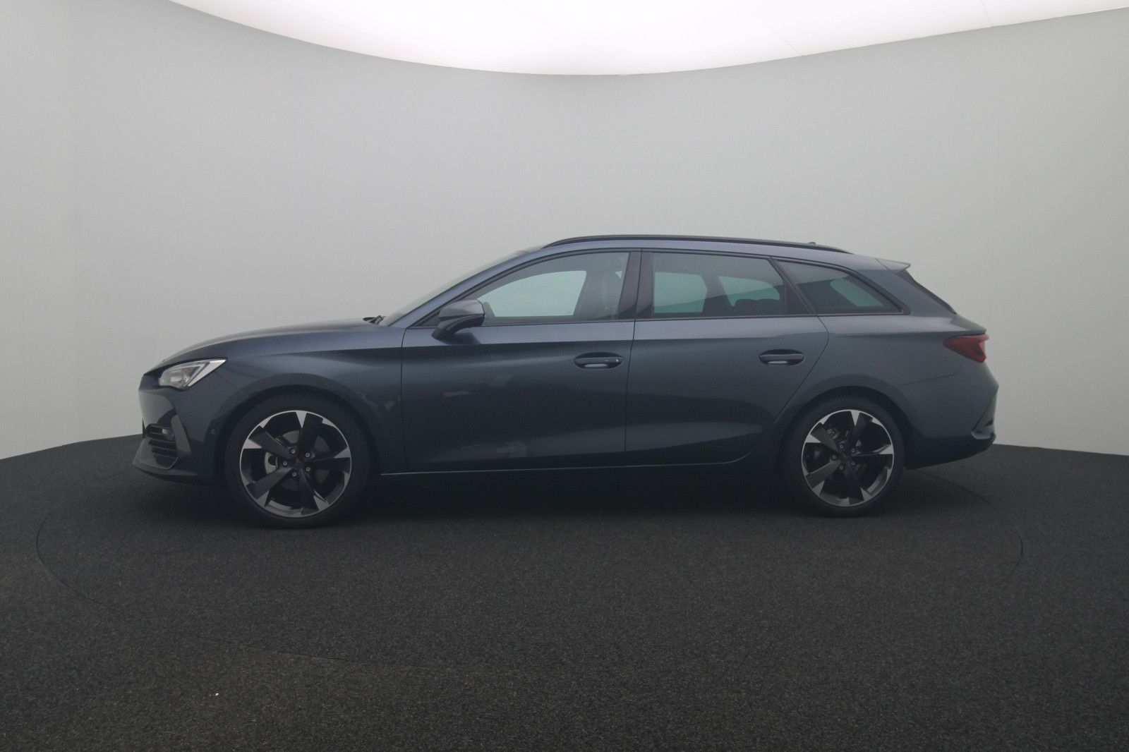 Fahrzeugabbildung CUPRA Leon ST 1.5 eTSI DSG LED Pano Beats