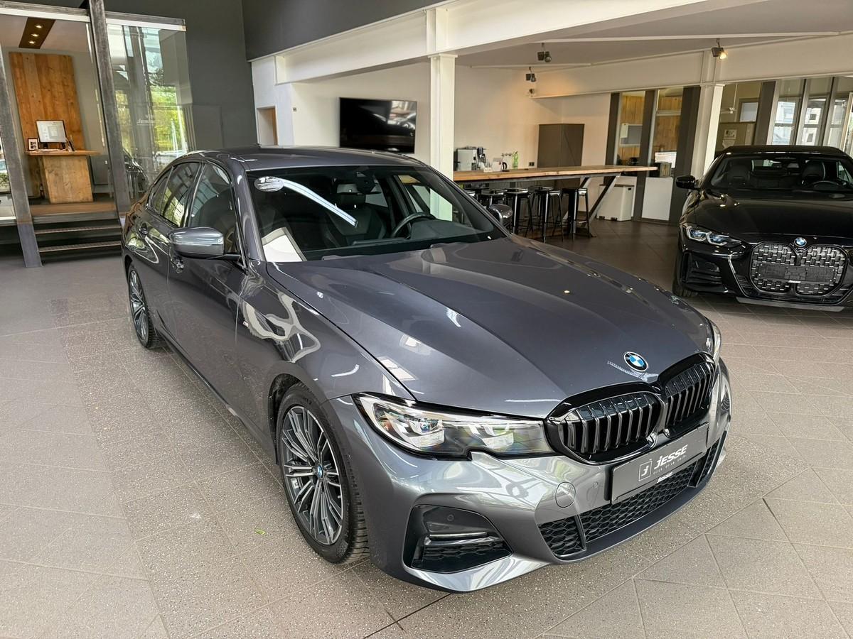 BMW 330i M SPORT 258CH
