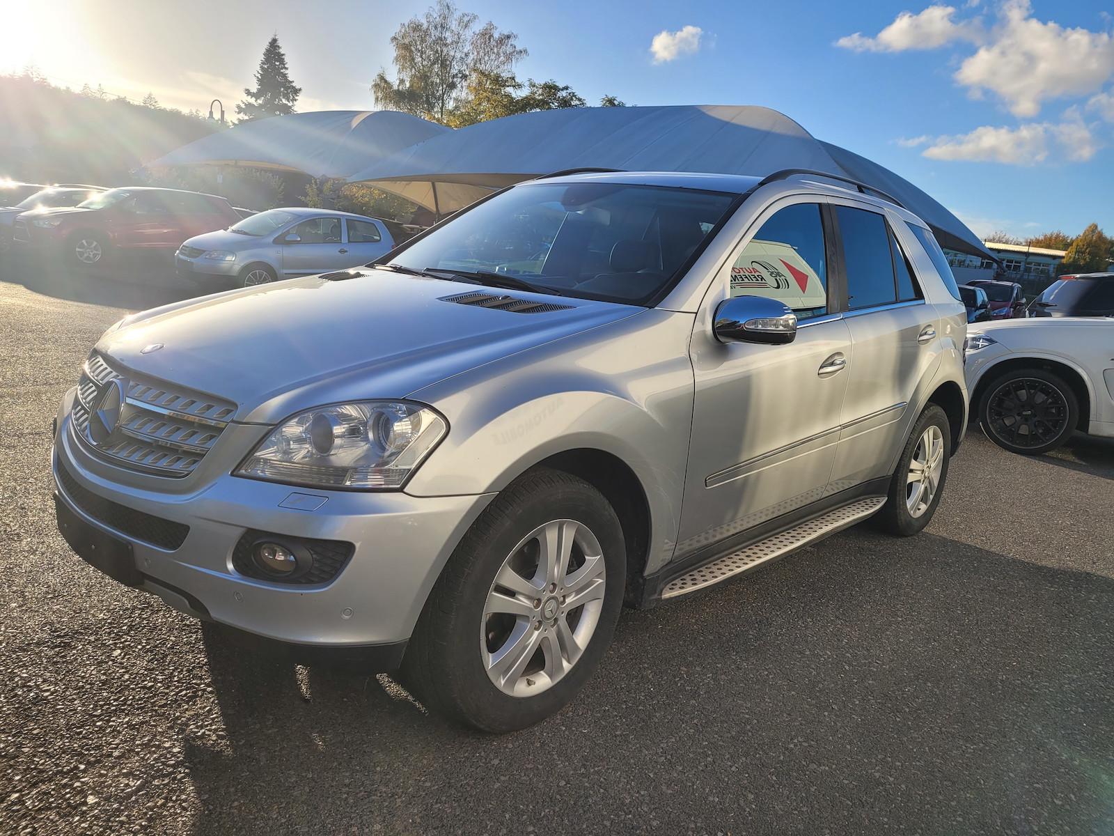 Mercedes-Benz ML280 2007 — rear view