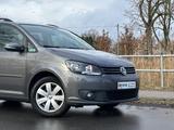 Volkswagen Touran Comfortline 7-Sitzer - Volkswagen Touran mit Benzin-Antrieb: Kombi