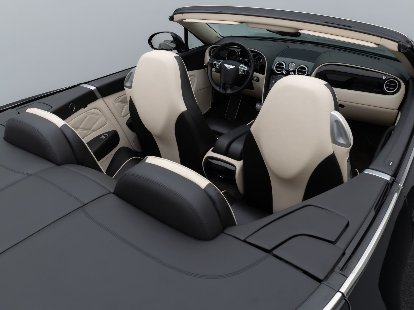 Fahrzeugabbildung Bentley Continental GTC MANSORY Speed Massage VOLL