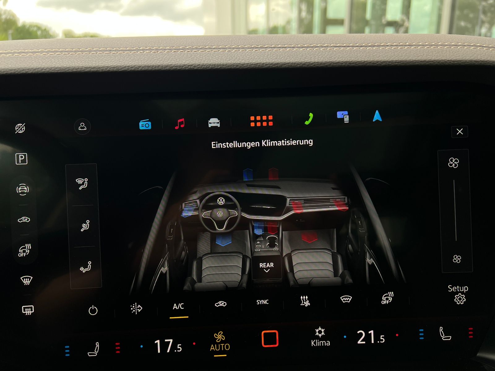 Fahrzeugabbildung Volkswagen Touareg R-Line 3.0 TDI 4MOTION *AHK, BlackStyle,