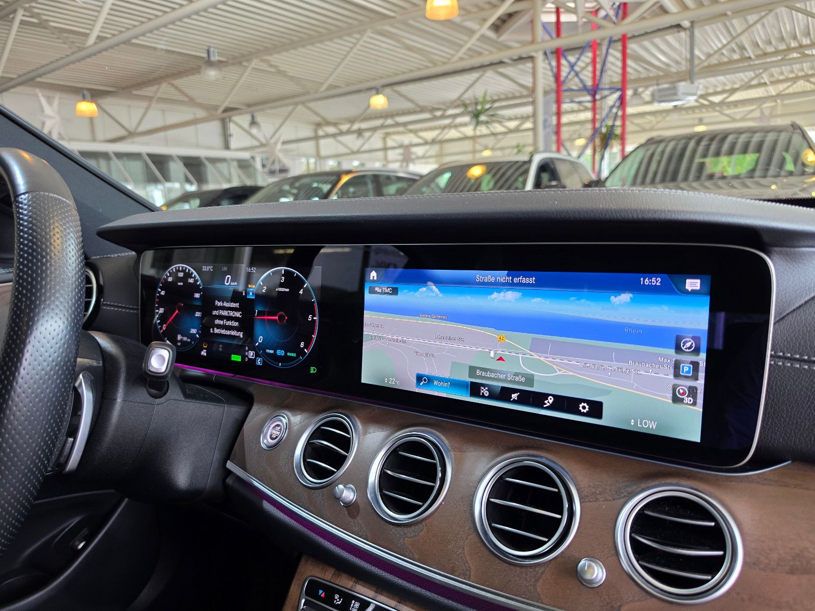 Mercedes-Benz E 220 d 4Matic AMG Line BURMESTER STANDH PANO foto 25