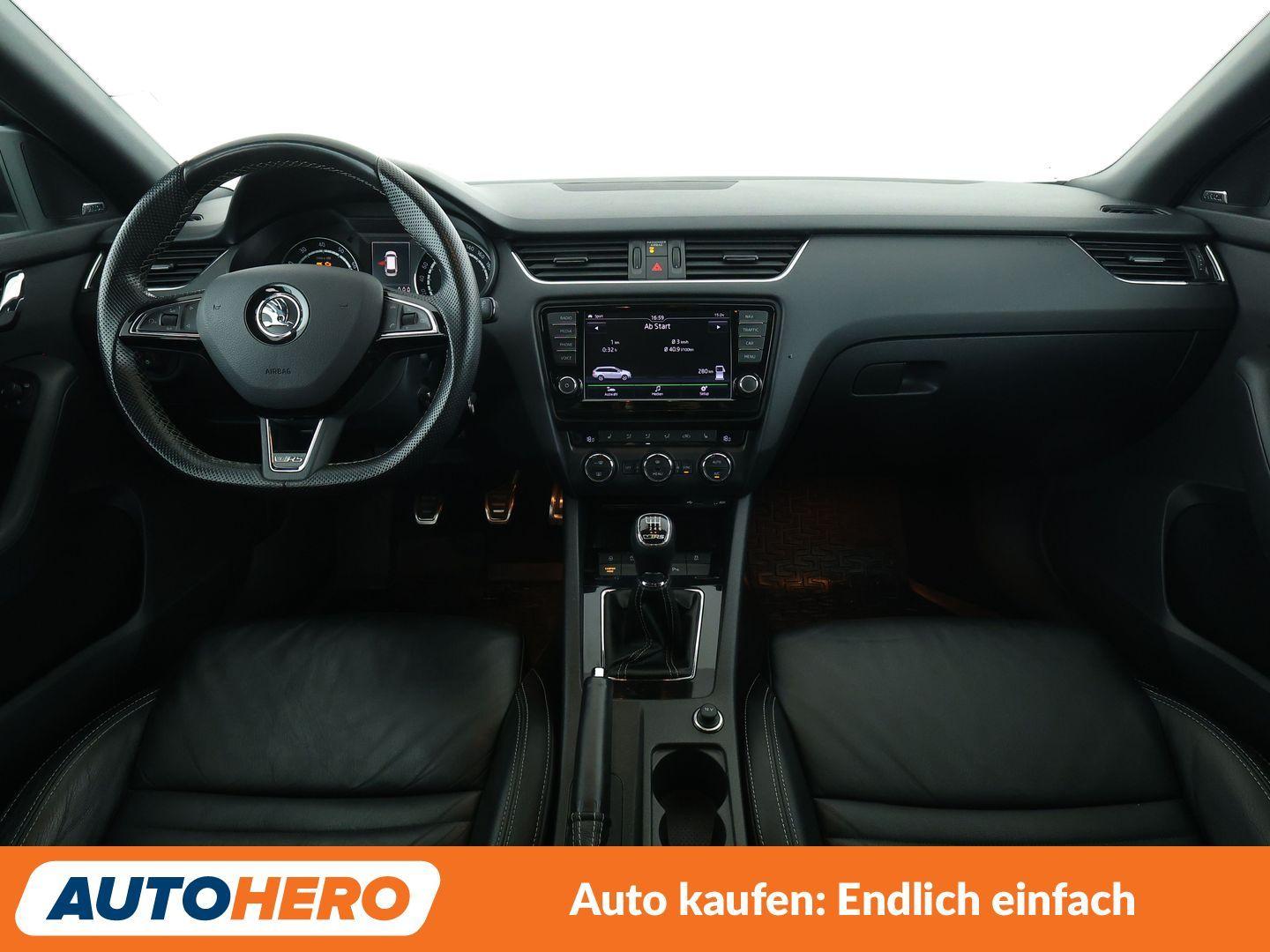 Skoda Octavia 2.0 TSI RS*NAVI*XENON*SPUR*CAM*PDC*SHZ*