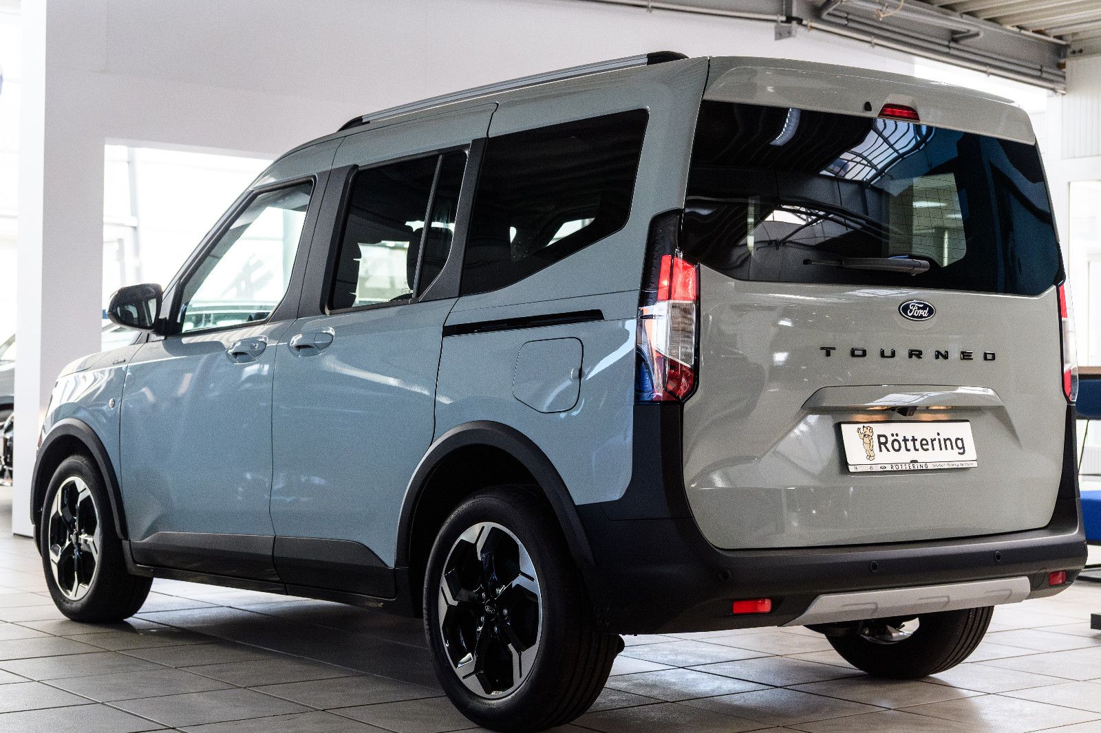 Fahrzeugabbildung Ford Tourneo Courier Active +Navi +ACC +Winter