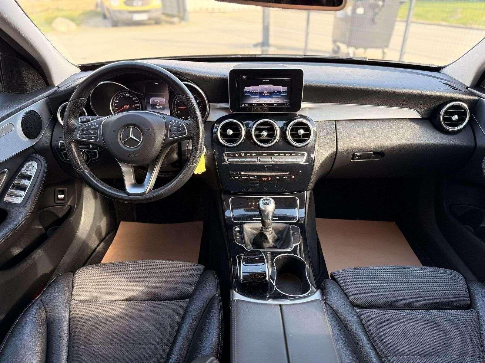 Mercedes-Benz C 180 Kombi/Amg-Line/Led/SHZ/MFL/Tempomat/PDC
