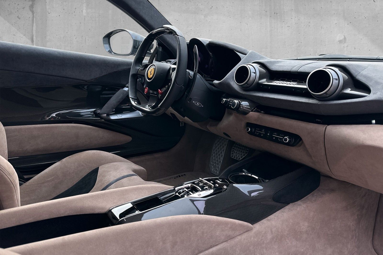 Fahrzeugabbildung Ferrari 812 Competizione*1 owner*painted stripe