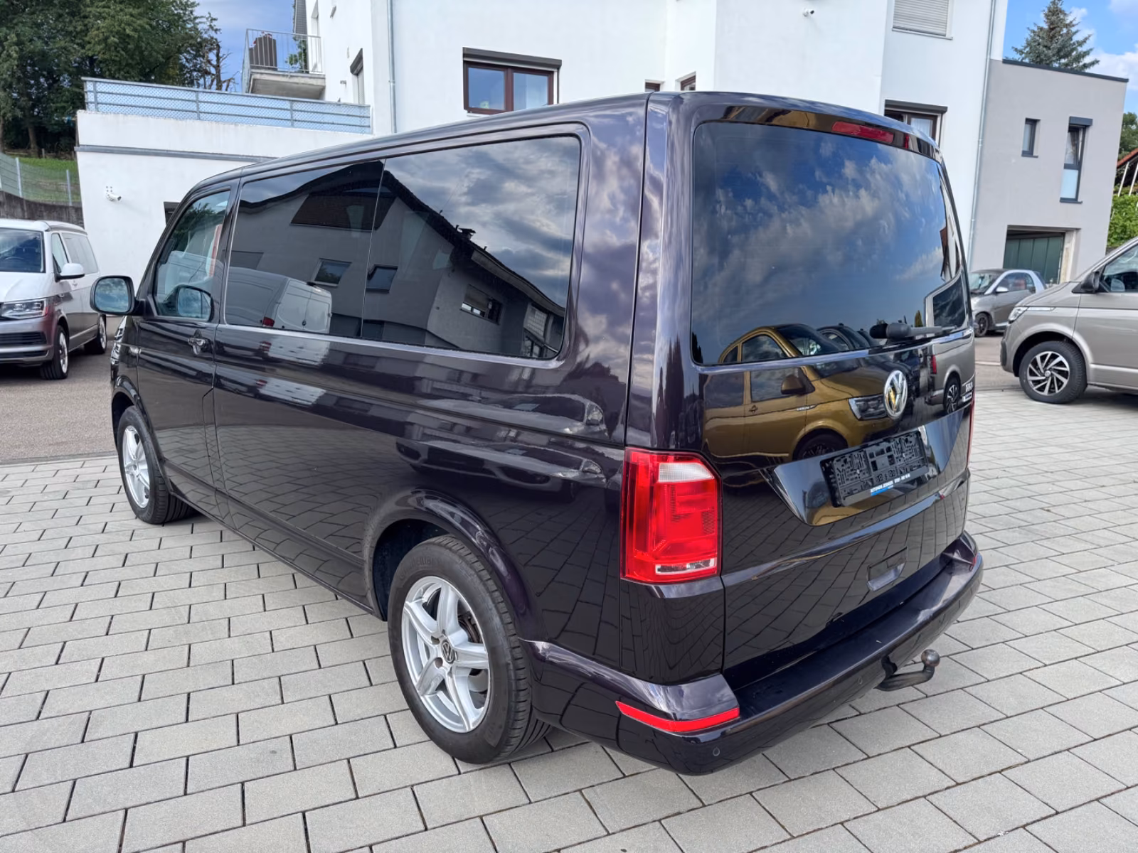 VOLKSWAGEN T6 MULTIVAN 2.0 TDI 150ch - LED - 7 Places - ATTELAGE - VOLANT EN CUIR