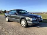 Mercedes-Benz E 220 Cabrio Top ! - Mercedes-Benz E 220 mit Benzin-Antrieb: Cabrio