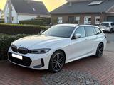 BMW 330e Touring M Sport PANO HK Driving Assistant..