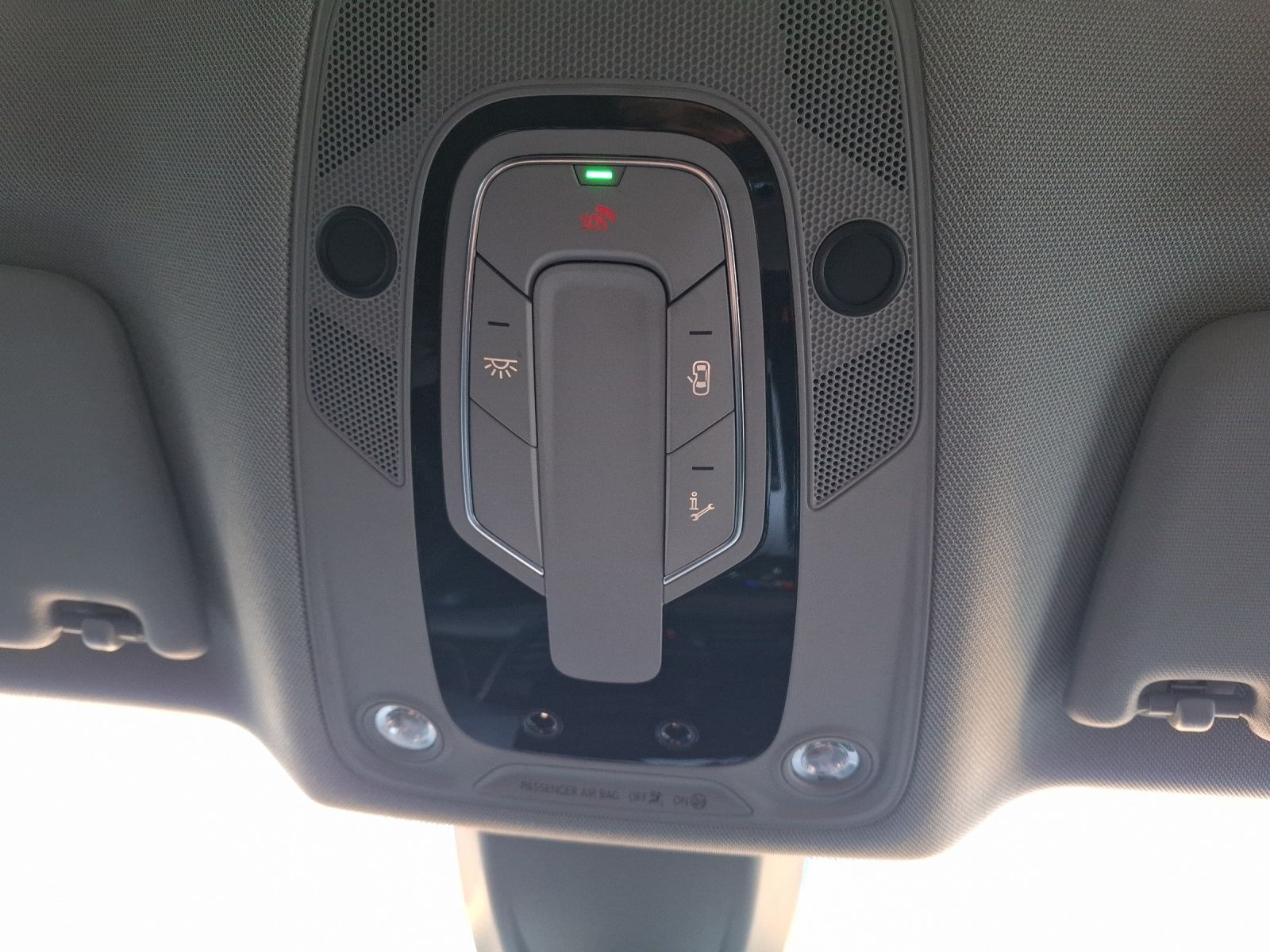 Fahrzeugabbildung Audi Q5 40 TFSI quattro S-line S-tronic Matrix Luft N