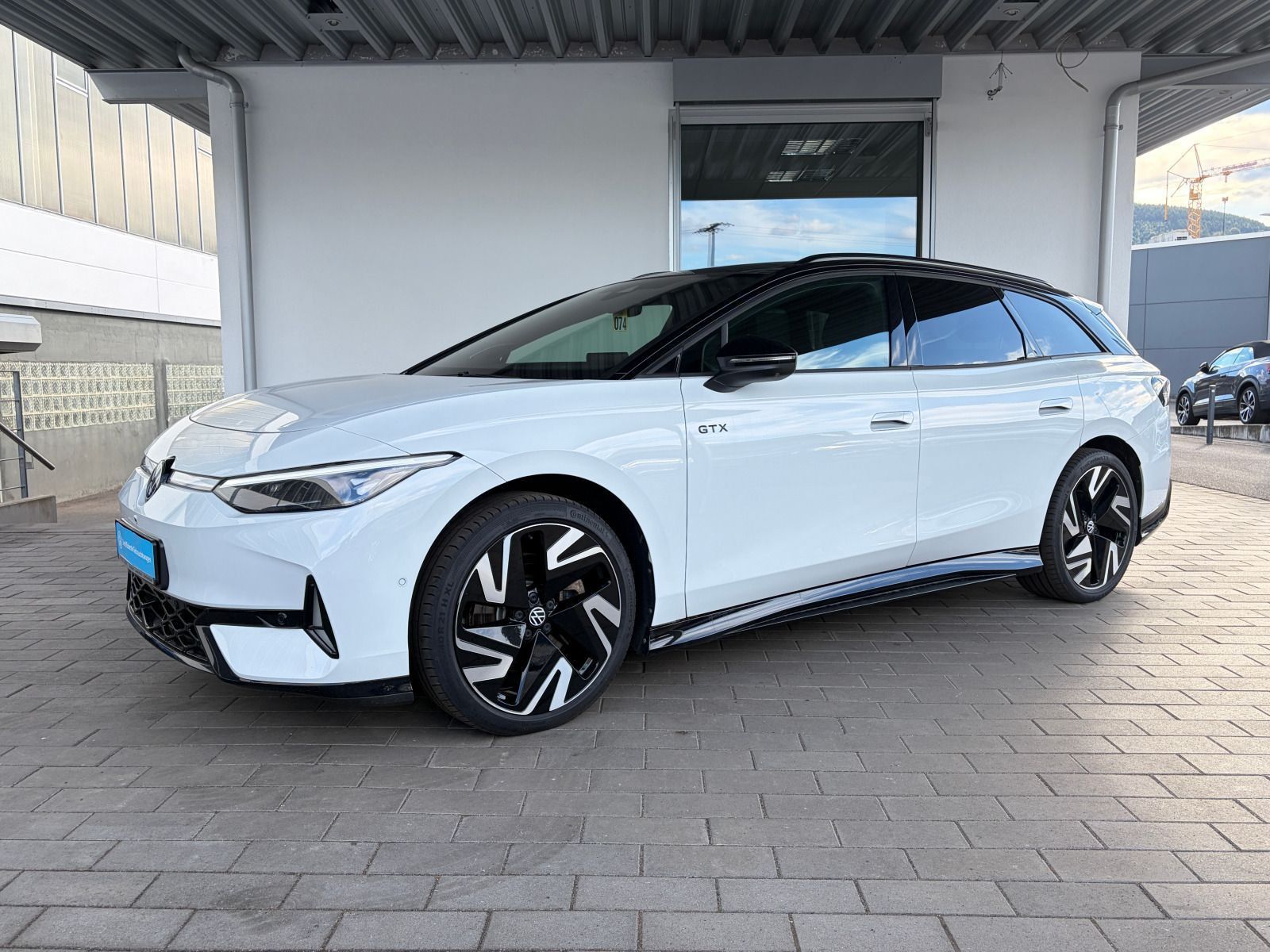 Volkswagen ID.7 Tourer GTX 4M PANO AHK 360° HK MATRIX foto 2