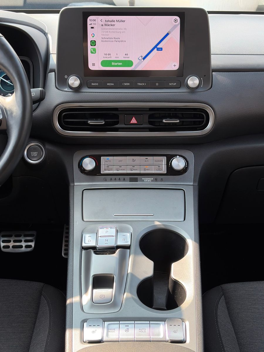 Fahrzeugabbildung Hyundai KONA E Select SHZ ACC PDC LKA Navi WiFi CarPlay