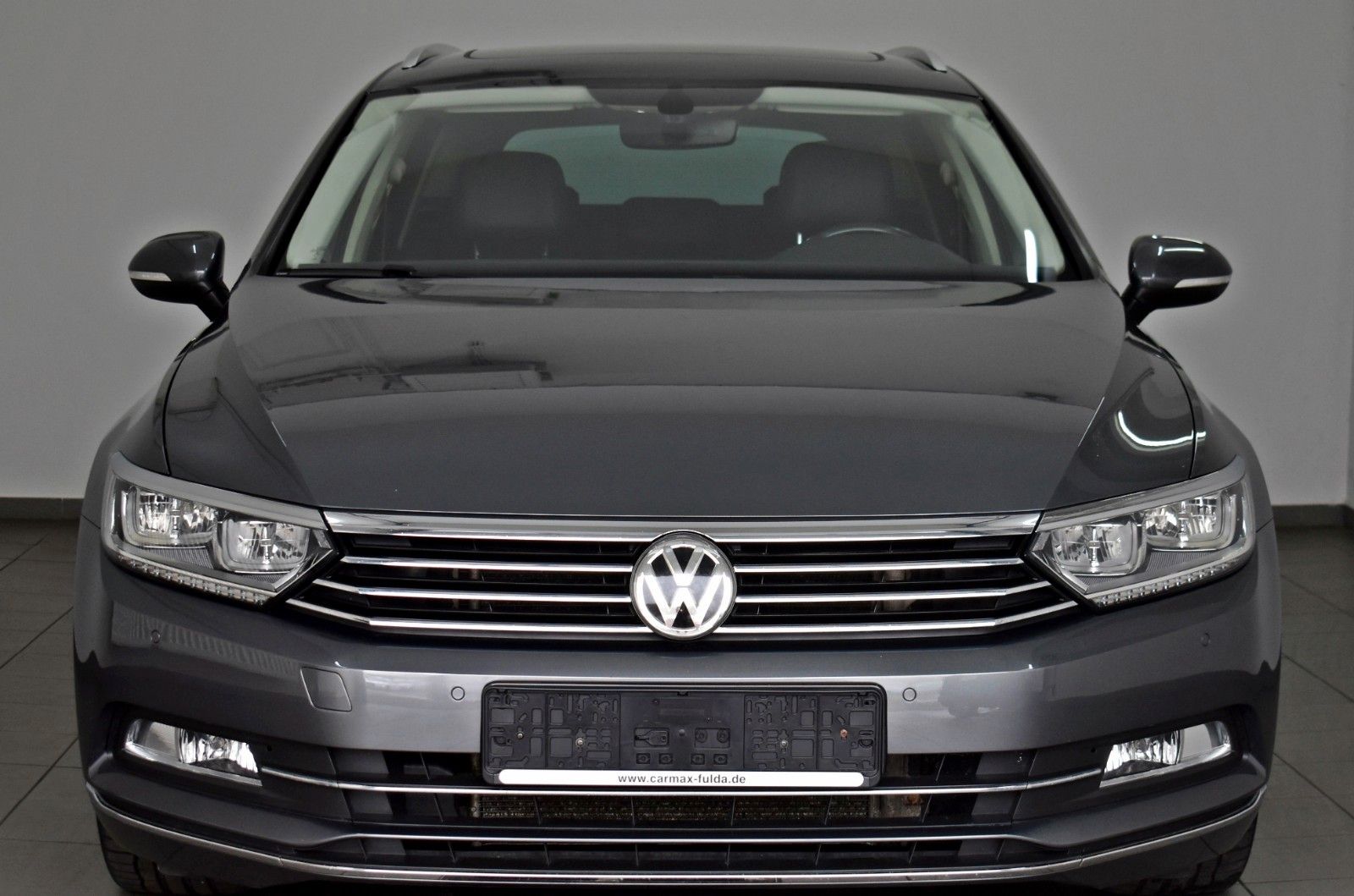 Fahrzeugabbildung Volkswagen Passat Variant R-Line/High,DSG,Panor,Navi,LED,WR