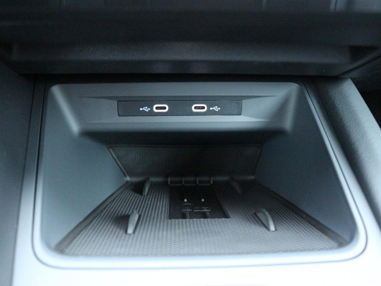 Fahrzeugabbildung CUPRA Formentor VZ 2.0 TSI 333 PS 7-Gang-DSG 4Drive