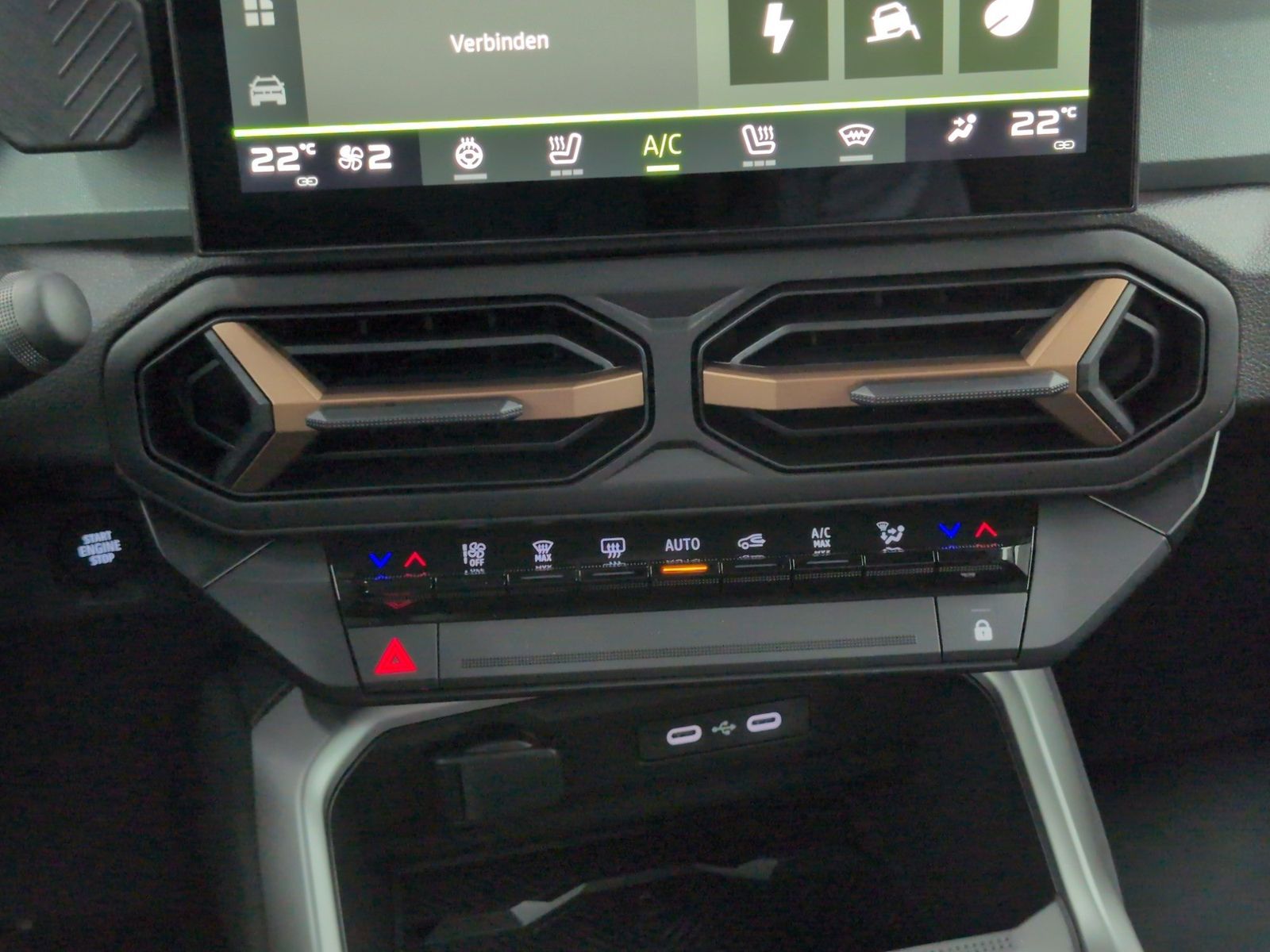 DACIA Bigster Extreme Hybrid 155 Zweifarblackierung – Bild 20