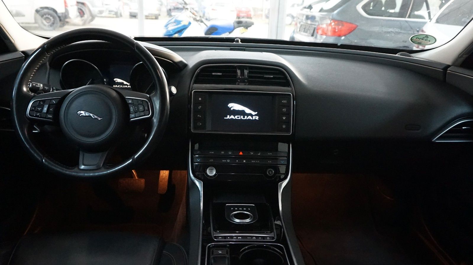 Fahrzeugabbildung Jaguar XE Prestige