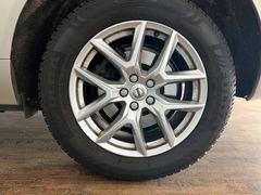 VOLVO XC60 Momentum / NUR 61.tKM / 1.HD / GARANTIE / VOLVO XC60 Momentum / NUR 61.tKM / 1.HD / GARANTIE /