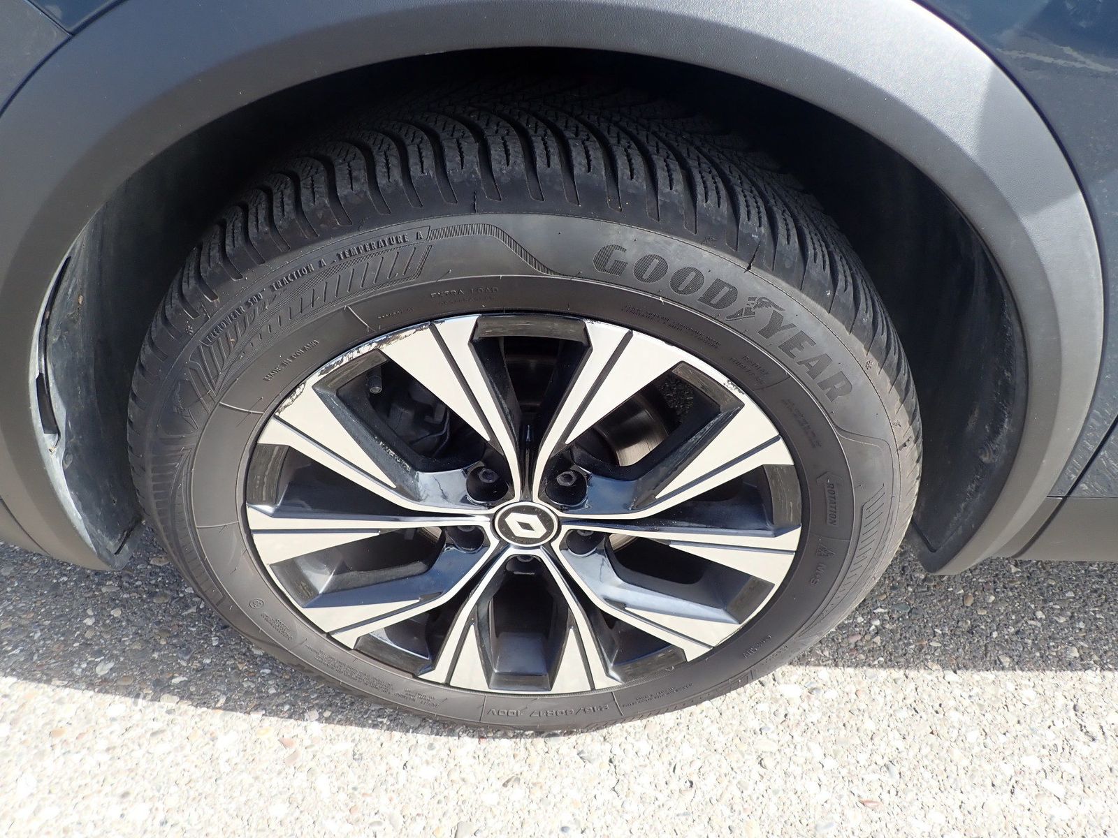 Fahrzeugabbildung Renault Captur Techno Mild Hybrid 140