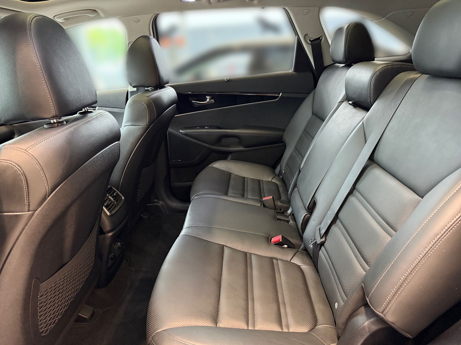 Fahrzeugabbildung Kia SORENTO 2.2D AWD AT8 PLATINUM