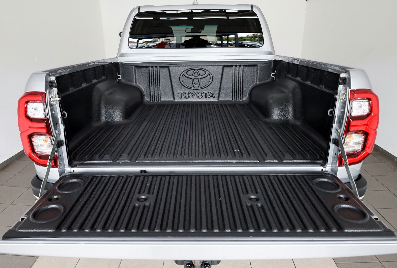 Fahrzeugabbildung Toyota Hilux 2.8 D-4D Executive,CarPlay, Kamera,LED,AHK