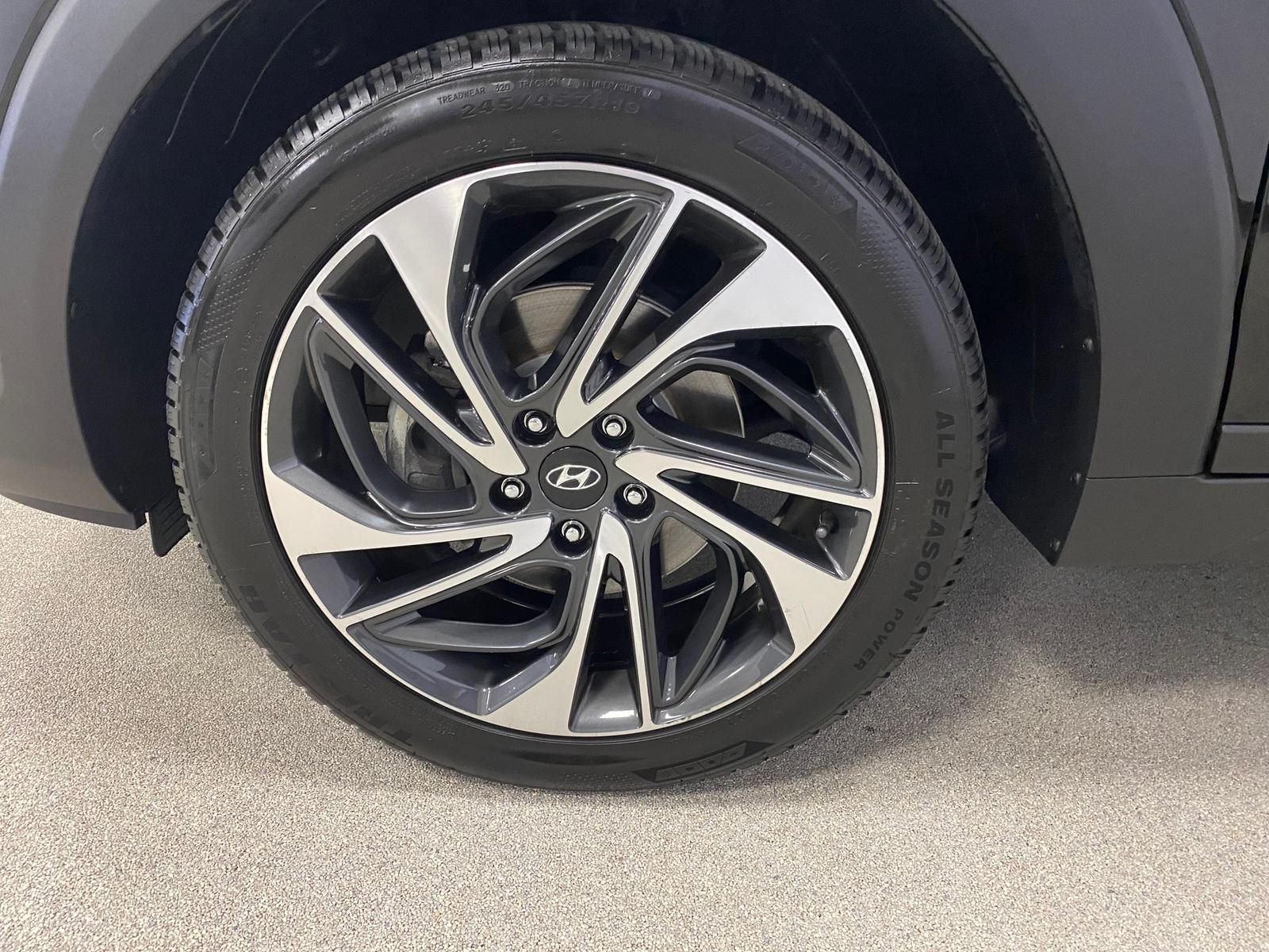 Fahrzeugabbildung Hyundai TUCSON 1.6+KAMERA+NAVI+ALLWETTER+PANORAMADACH