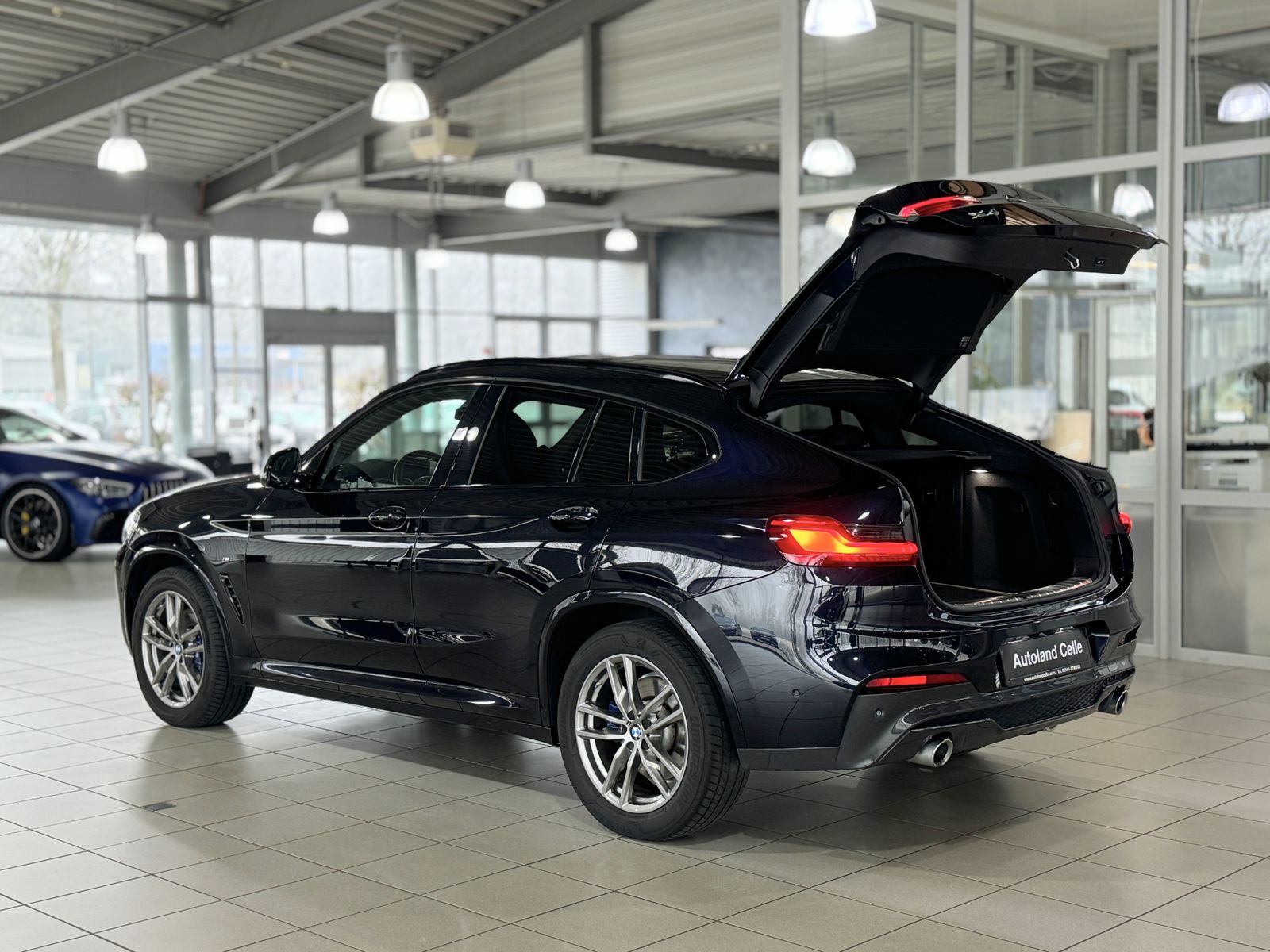 Fahrzeugabbildung BMW X4 xD30d M Sport Panorama 360° HUD DAB H/K AHK