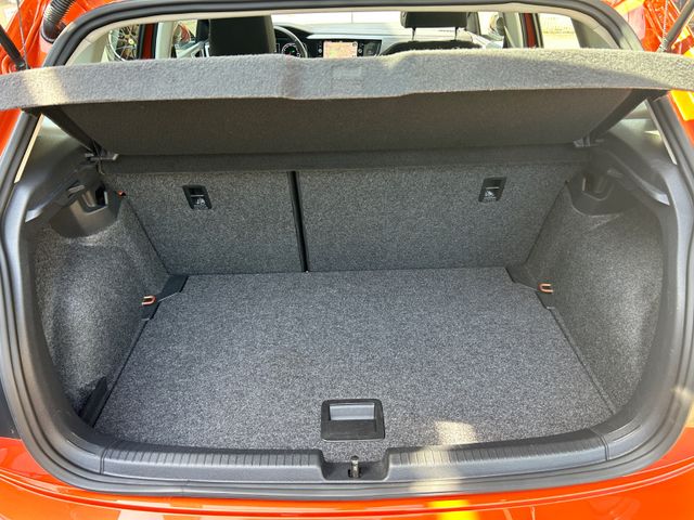 Fahrzeugabbildung Volkswagen Polo Highline Autom.+Panorama+Navi+CarPlay+SHZ+