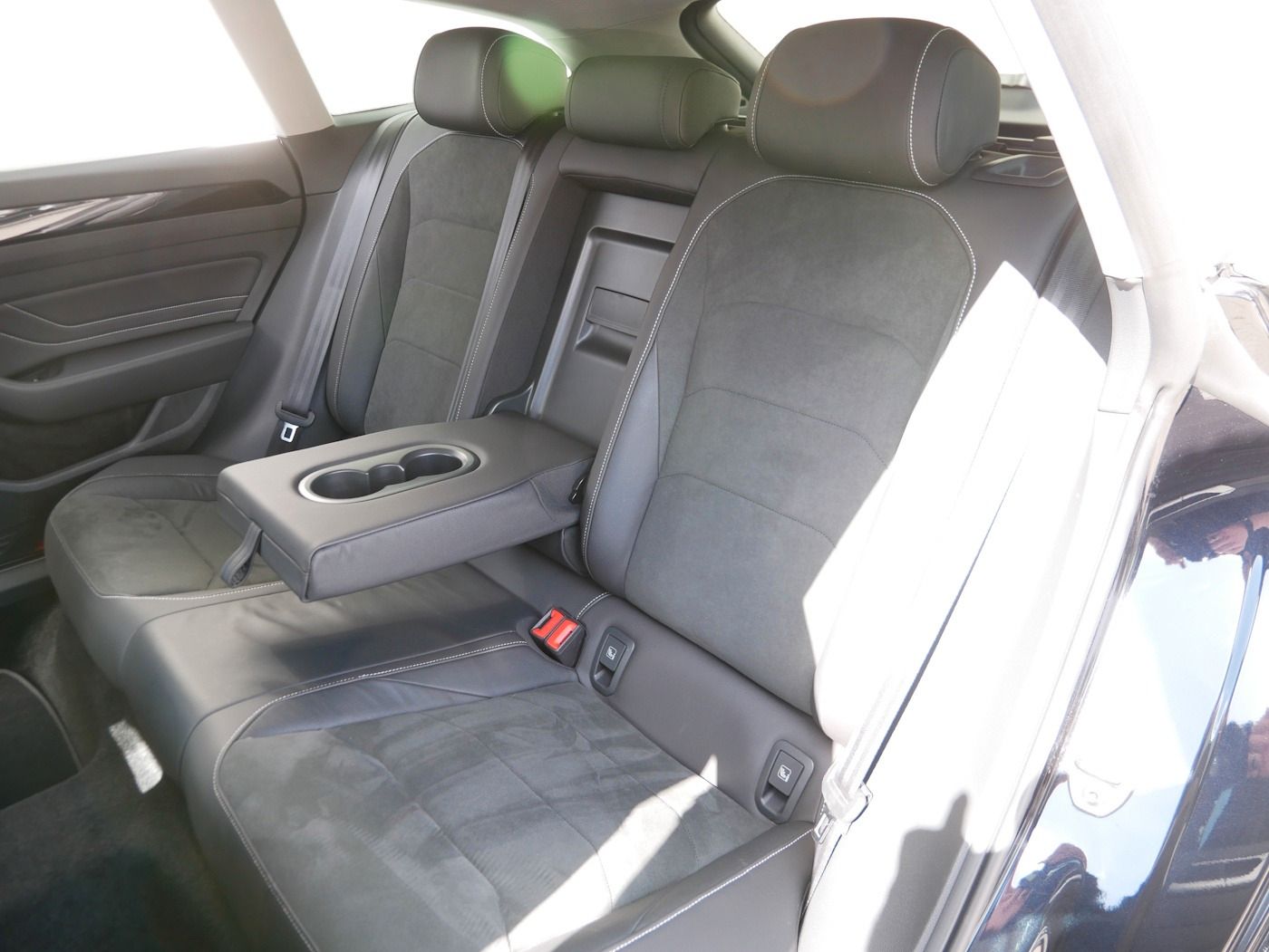Fahrzeugabbildung Volkswagen Arteon SB 2.0 Elegance NEU60T AHK Kamera DSG SHZ